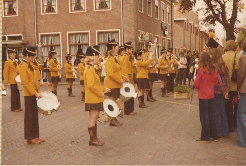 25-5-1978 10 jarig bestaan van drumband de Reef